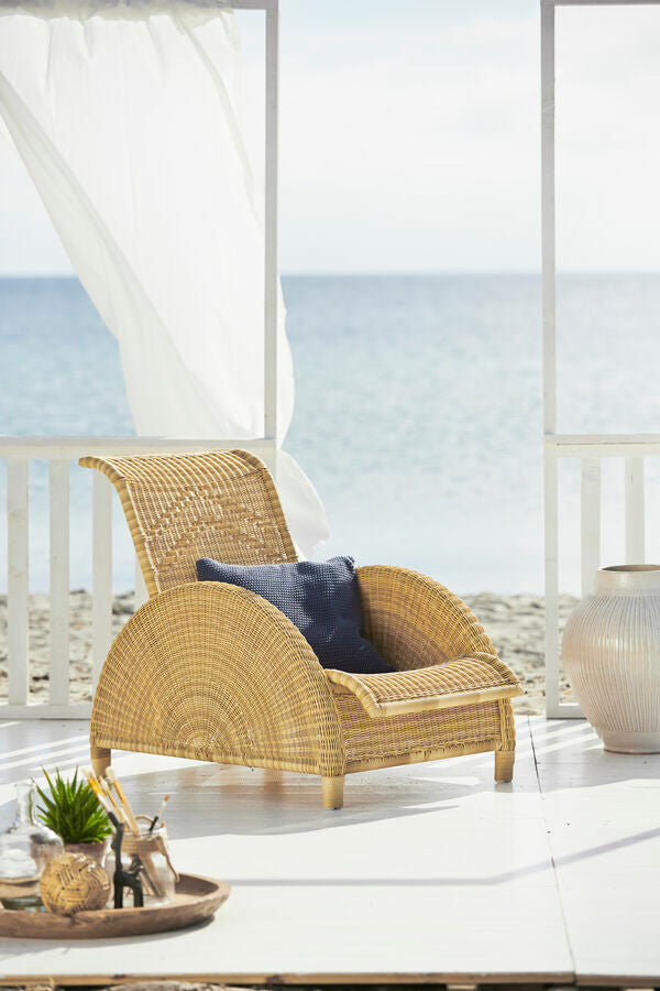 Paris outdoor armchair by Arne Jacobsen