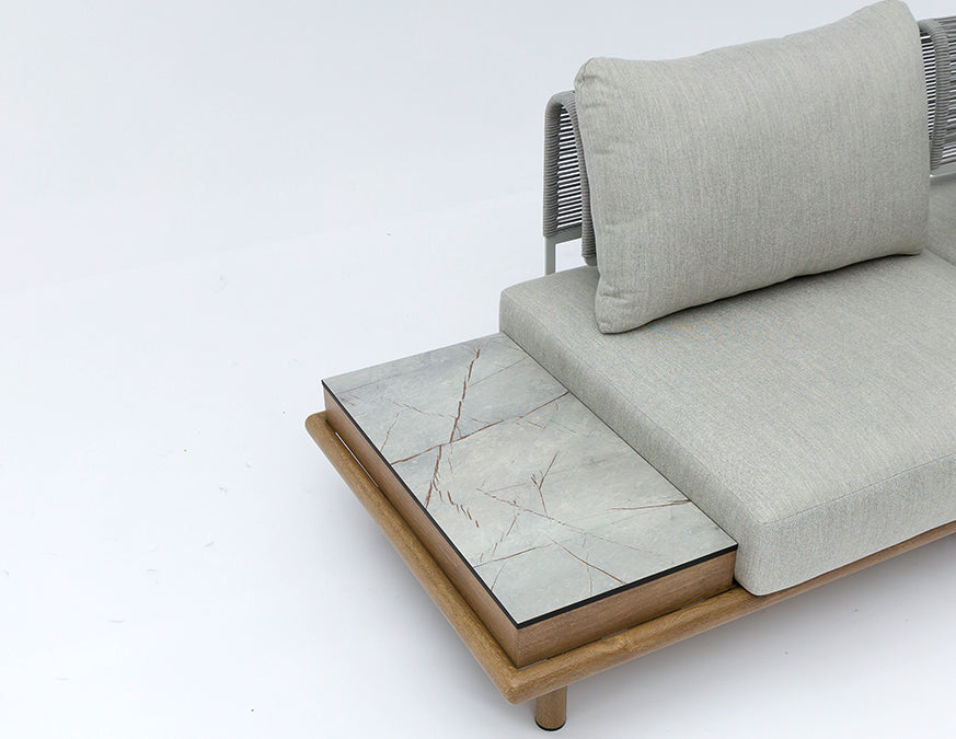 Fauteuil PLAY ALU Oak – détail tablette latérale